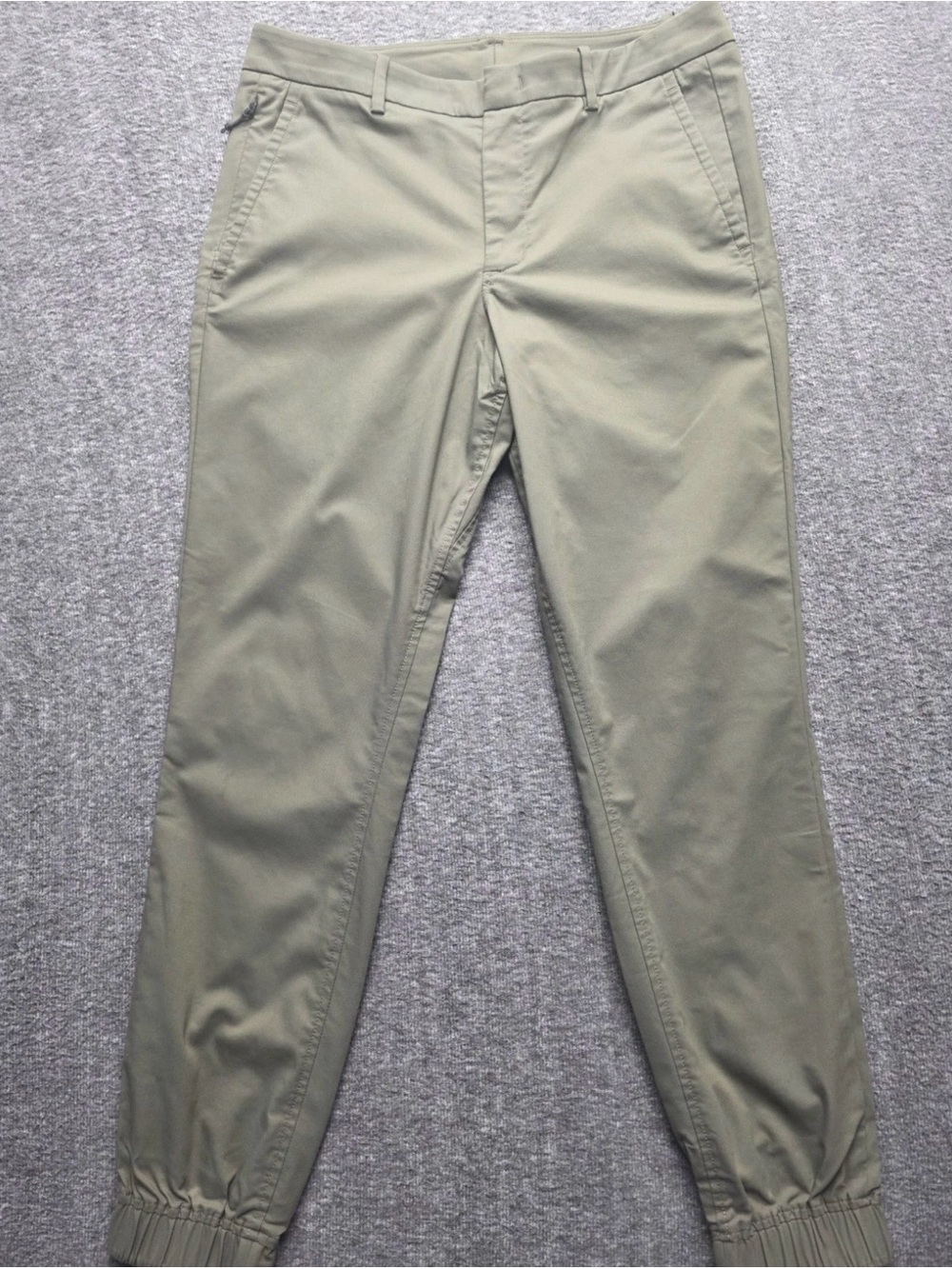 Kit and Ace Men's Commuter Jogger Pants in Olive Green